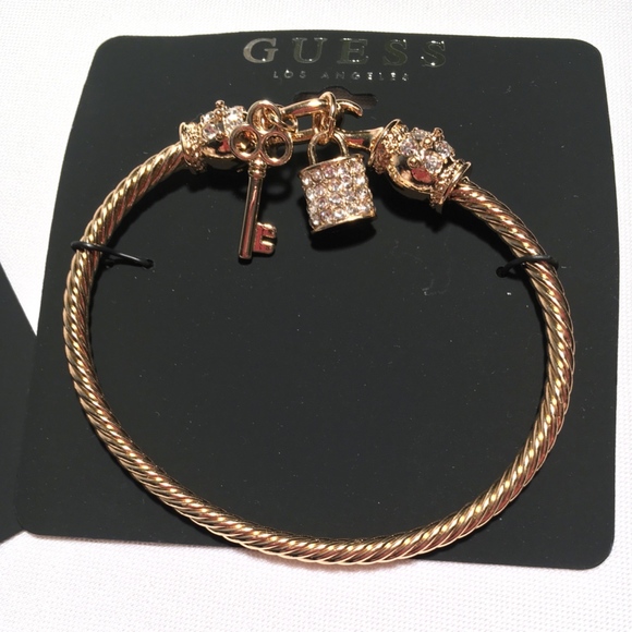 3/$30! 2 GUESS Bracelets Lock & Key Gold Tones - Picture 4 of 8